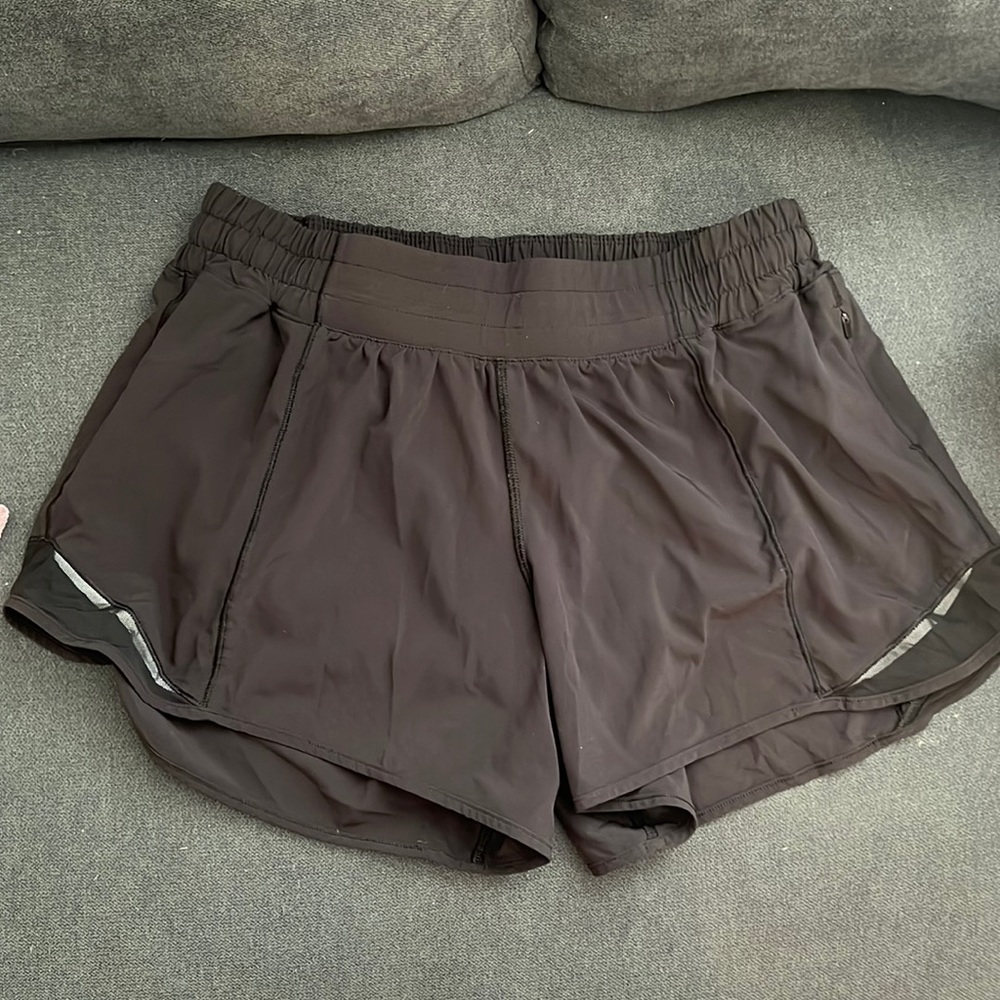 Lululemon black hotty toddy low rise shorts